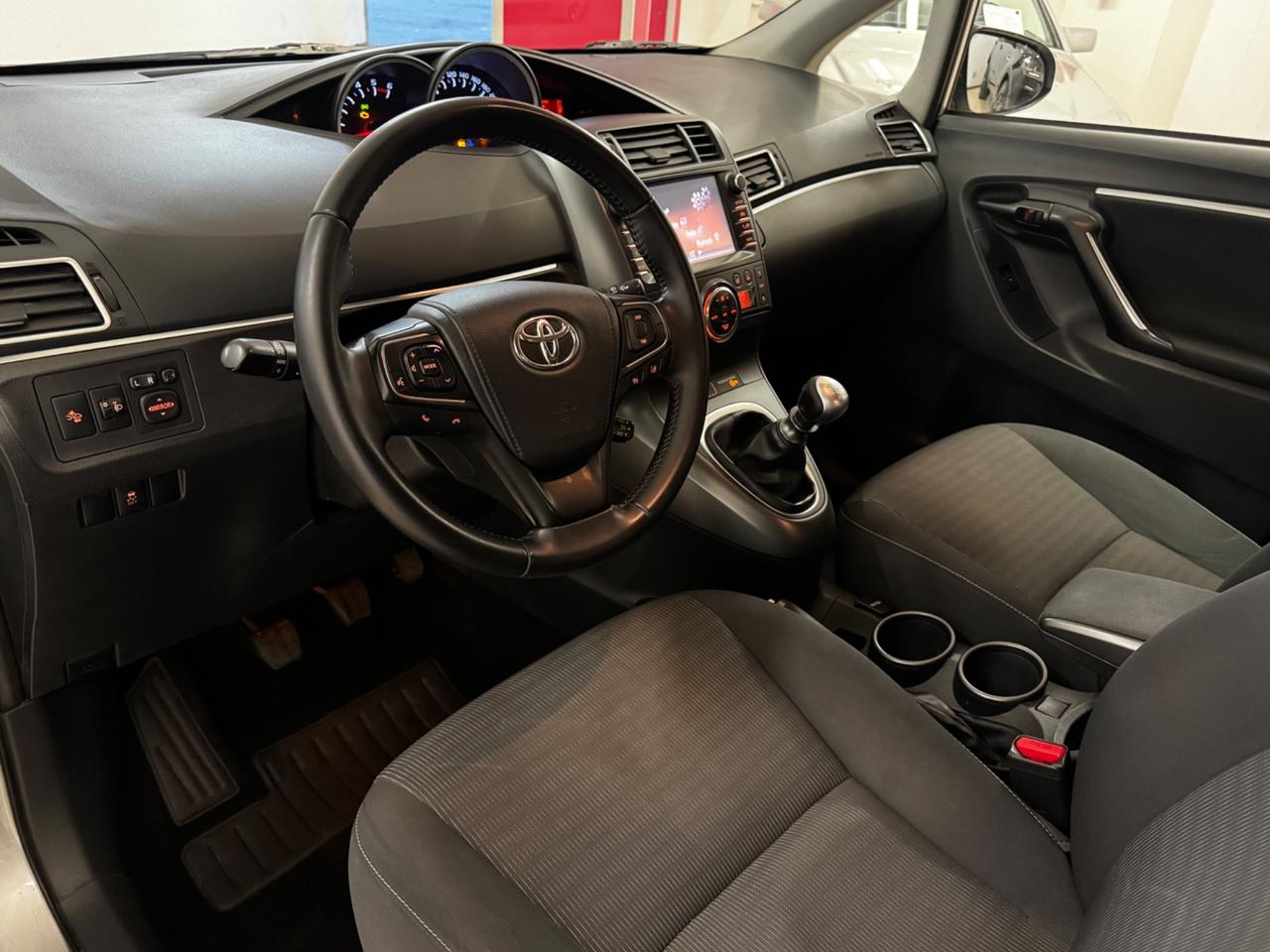 Toyota Verso 1.6 D-4D-Euro6-Telecamera-Garantita-Permute-