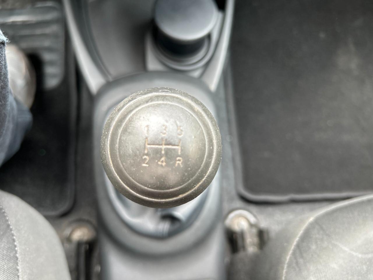 Toyota Yaris 1.0 5 porte Sol