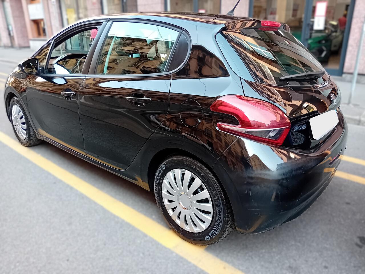 Peugeot 208 - APERTI AD AGOSTO