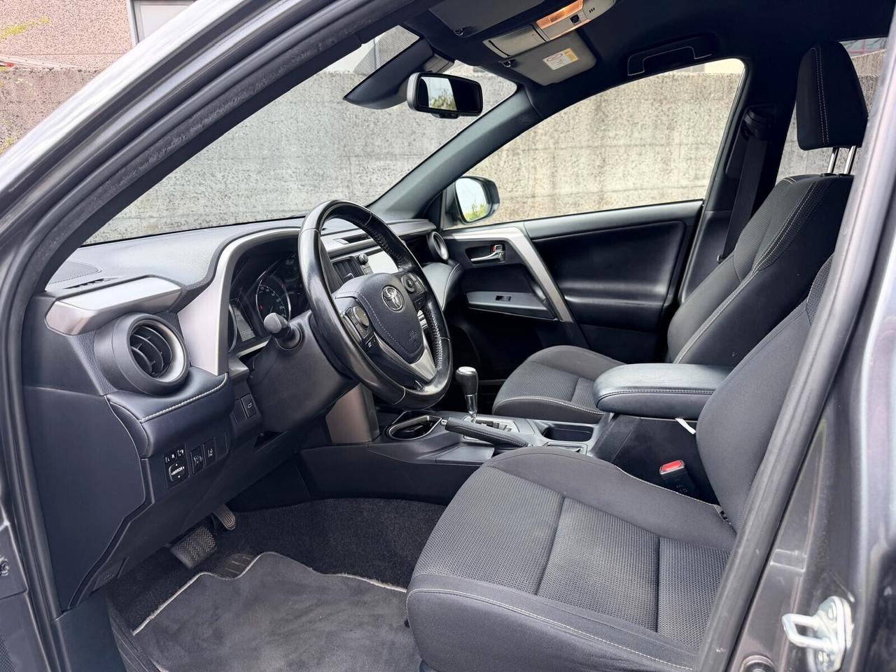 Toyota RAV 4 RAV4 2.5 Hybrid 2WD Lounge 197cv (145kw)
