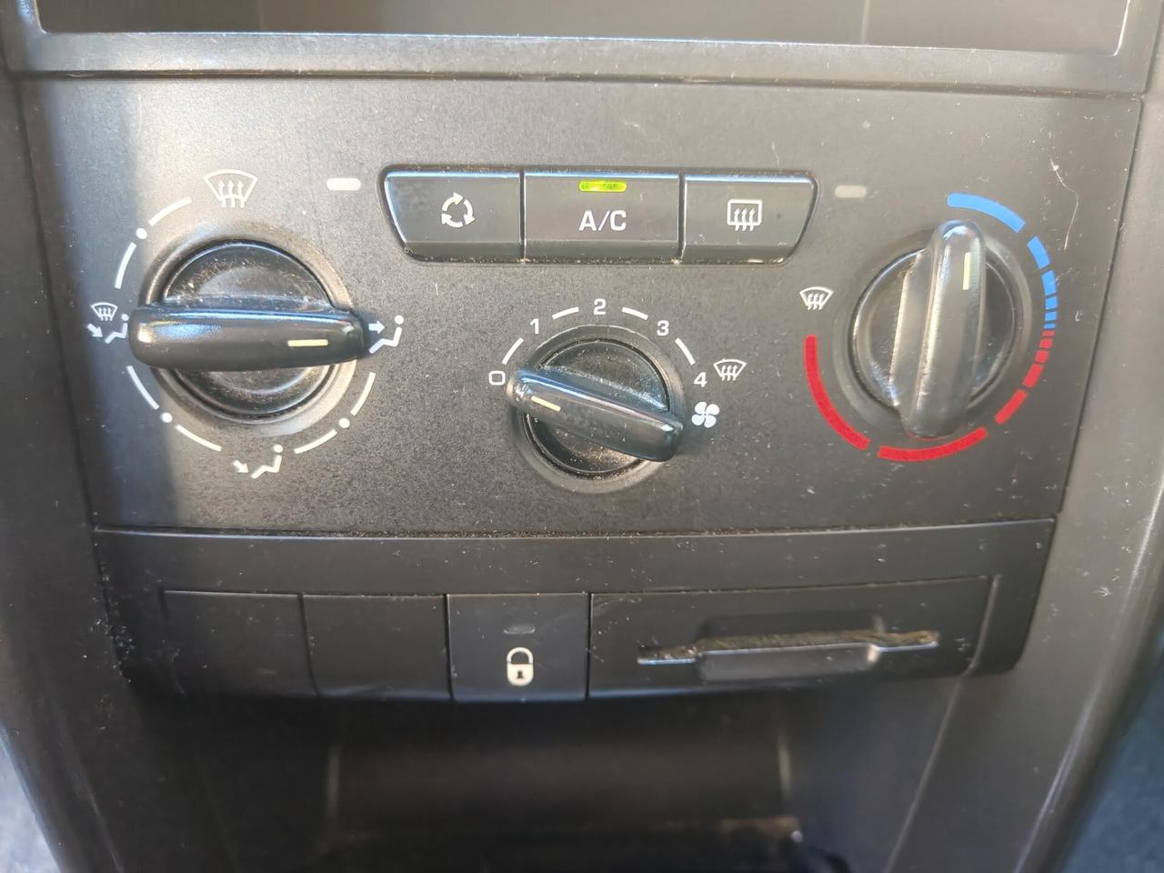 Peugeot 207 1.4 HDi 70CV 5p. XS