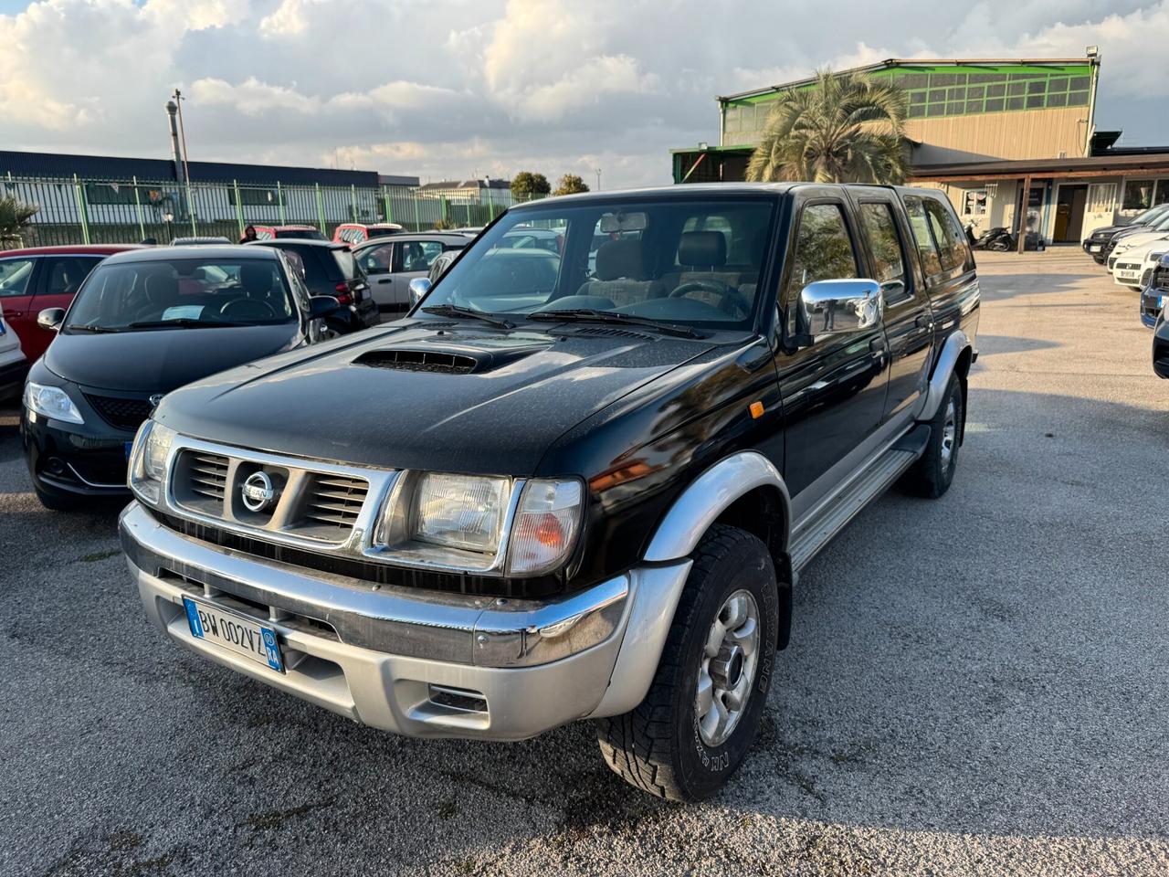 Nissan Navara double cab 2.5 tdi MOTORE NUOVO