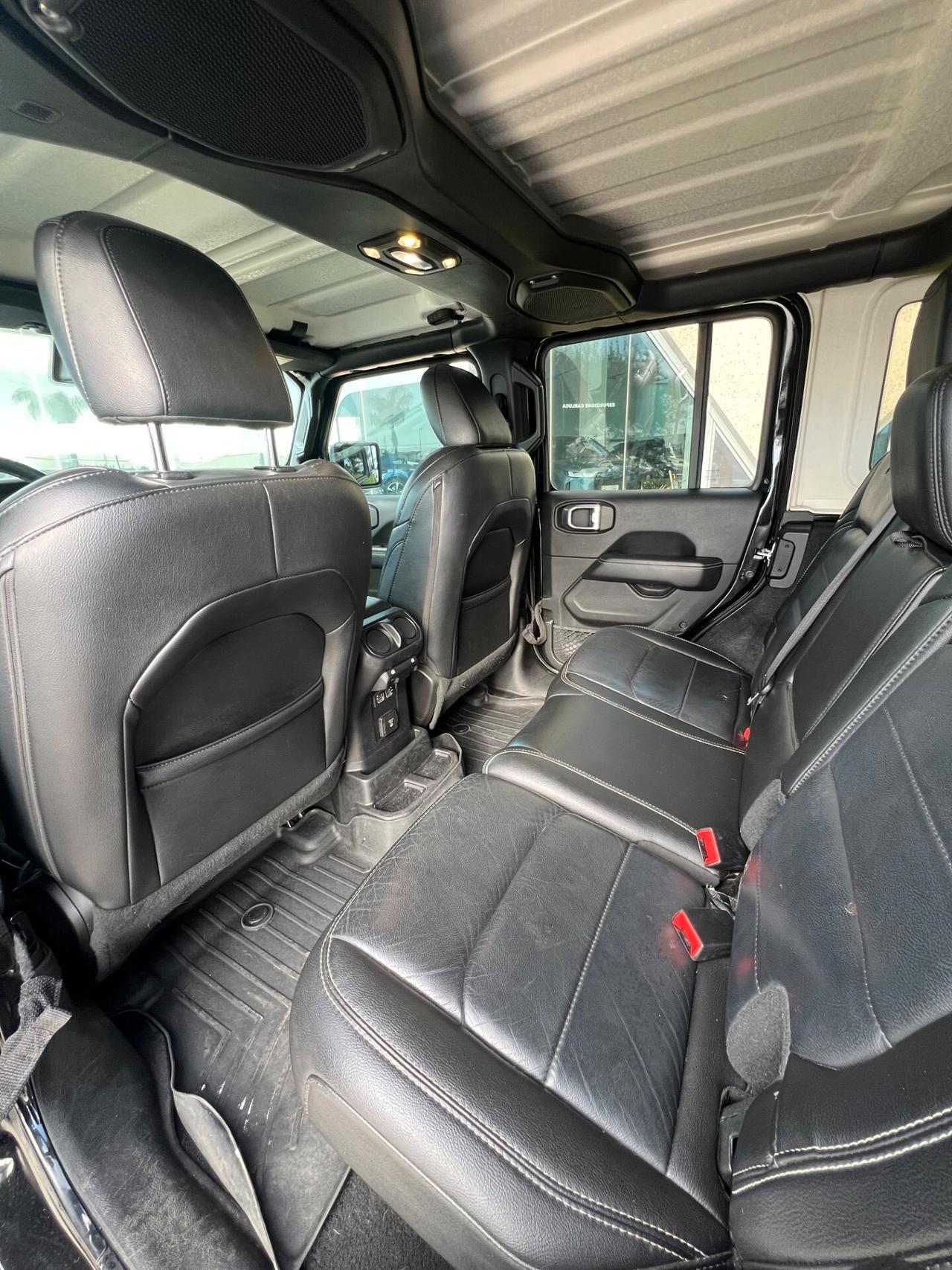 Jeep Wrangler 2.2 Mjt Sahara possibilità noleggio no scoring