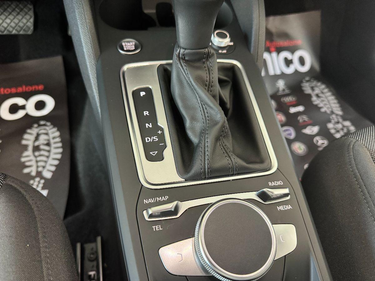 AUDI Q2 2.0 TDI S-tronic Edition Cockpit 2022