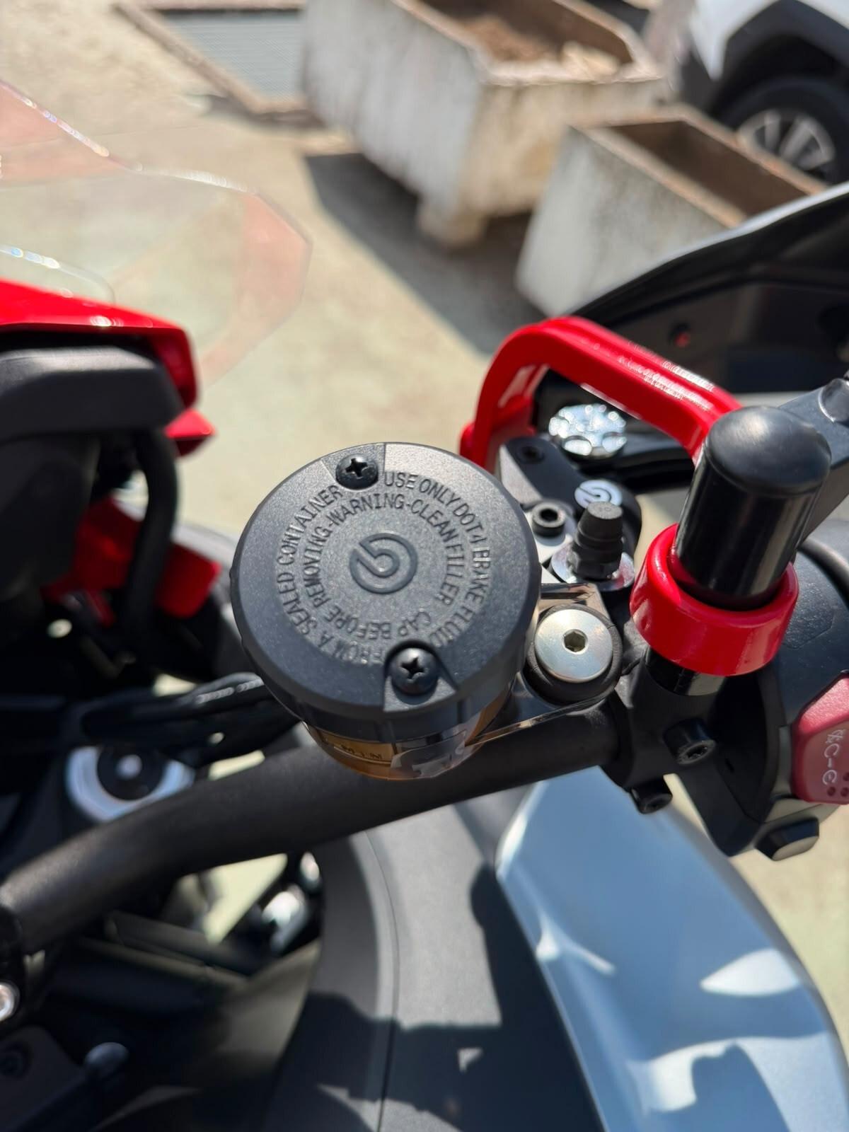 QJ MOTOR SRT 900 SX – 3.300 KM – TRIS VALIGIE