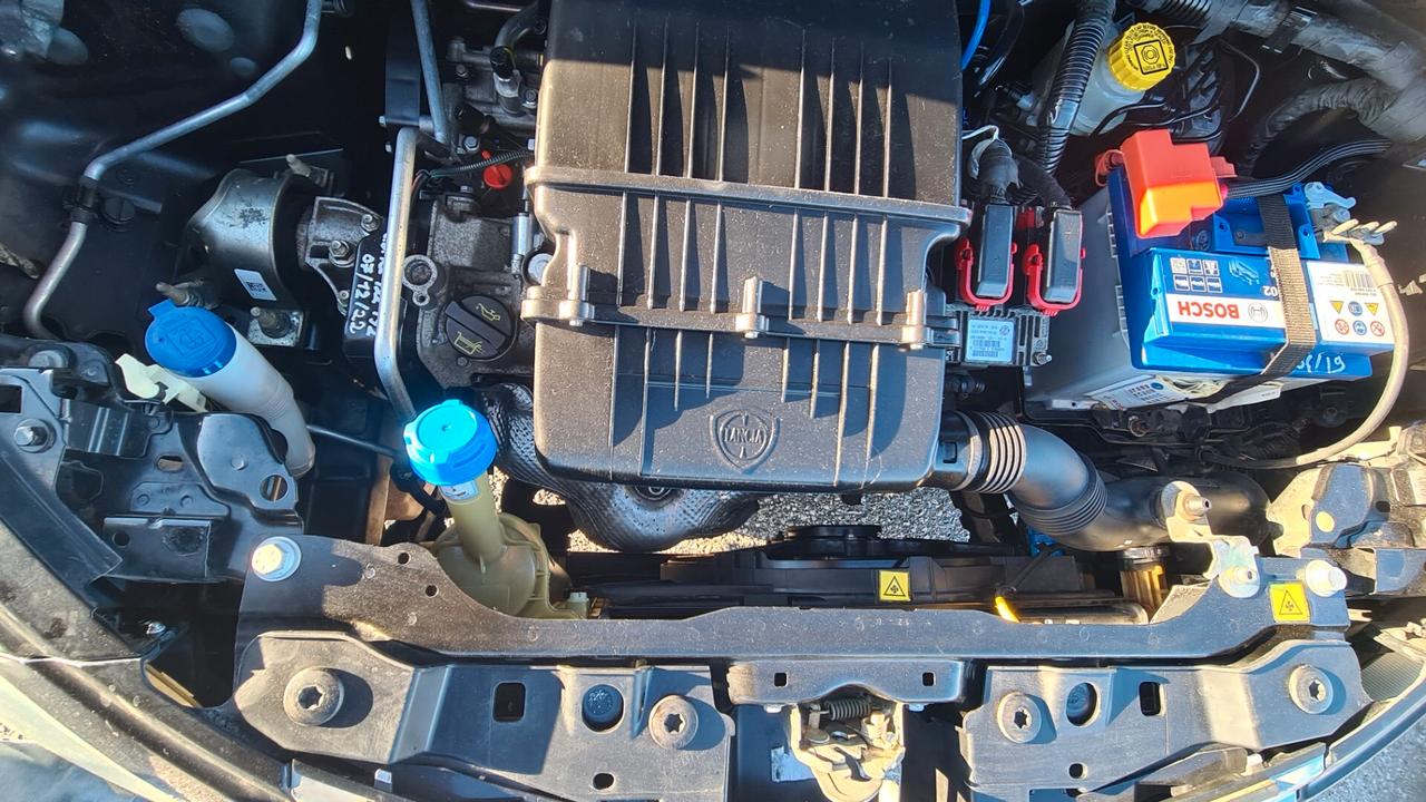 Lancia Ypsilon 1.2 69 CV Unyca
