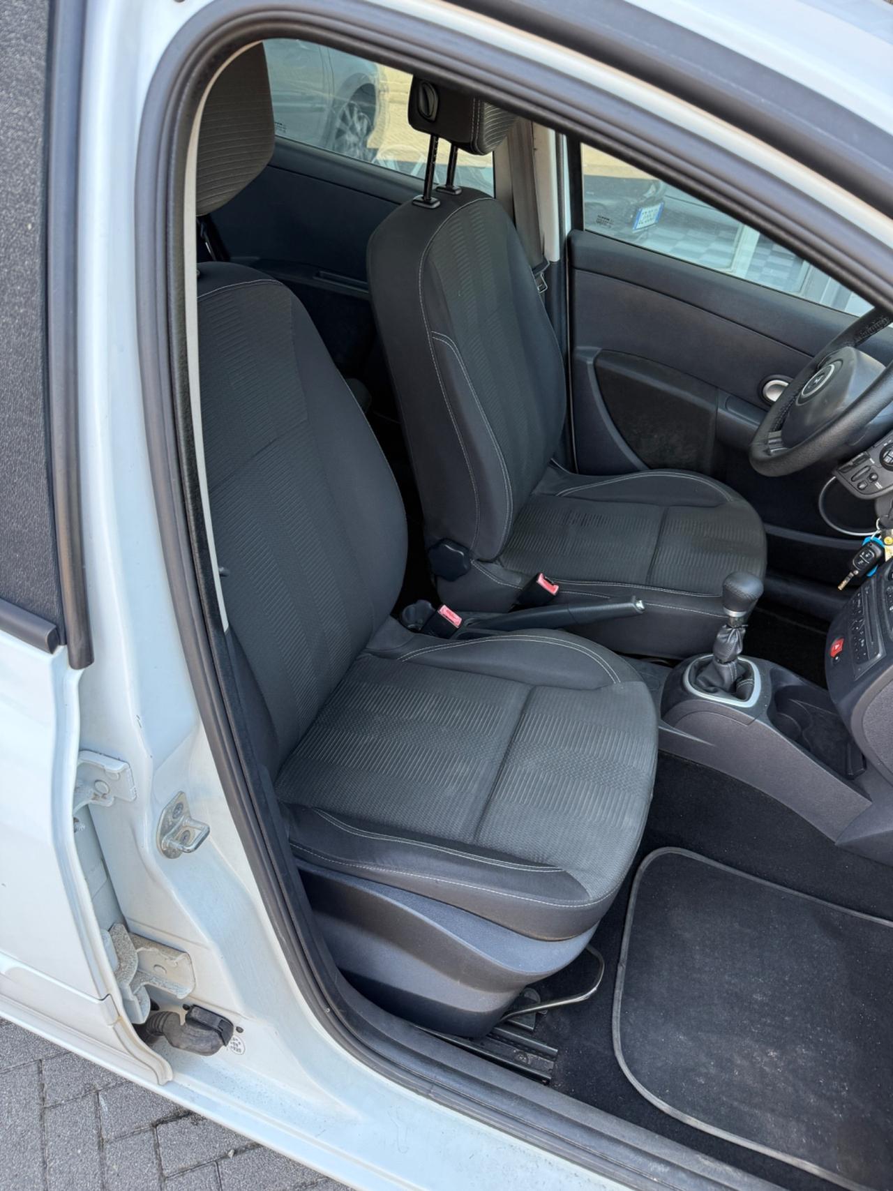 Renault Clio 1.2 16V 5 porte GPL Dynamique