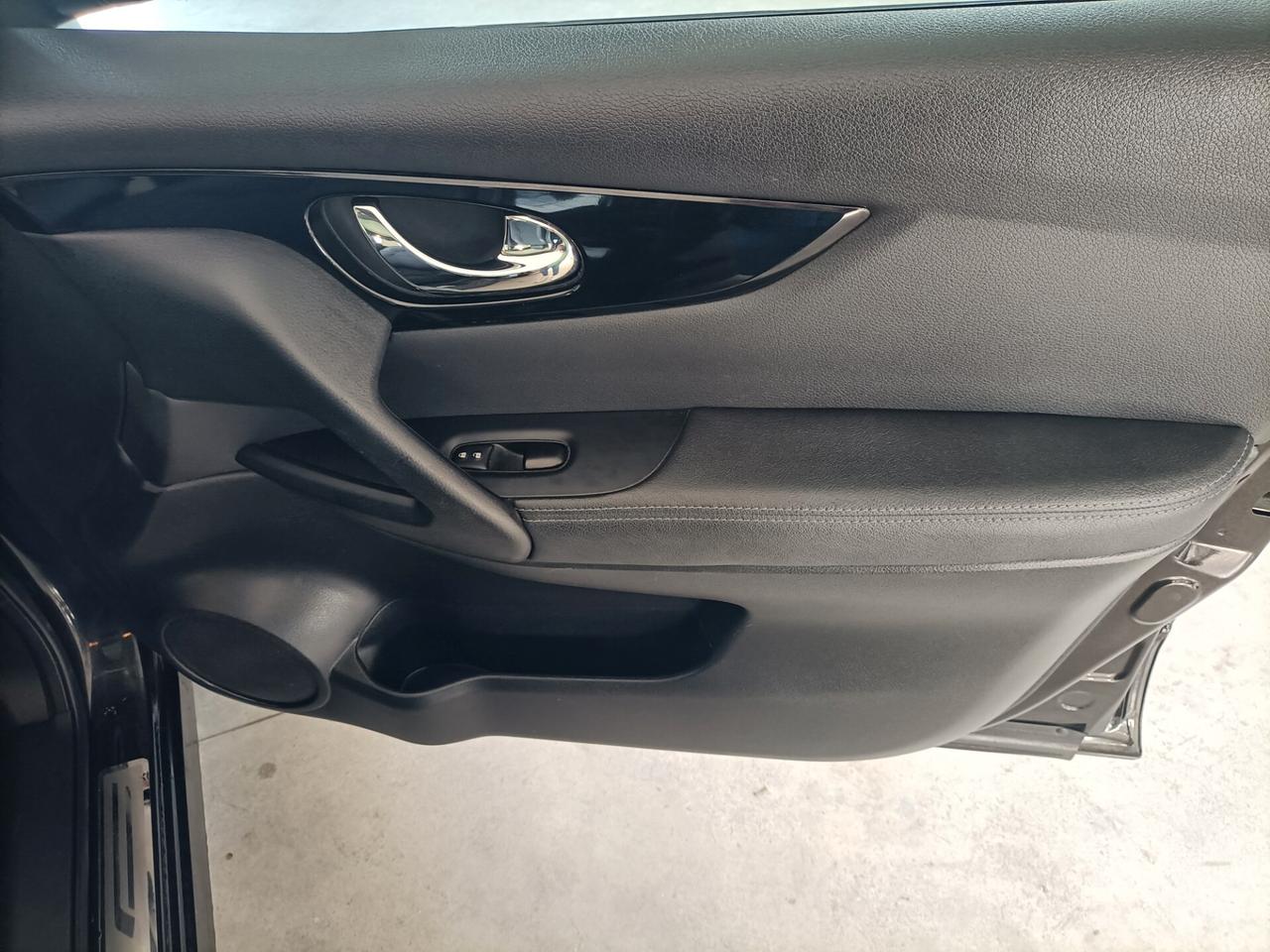 Nissan Qashqai 1.6 dCi CV 131 2WD Tekna 06/2016