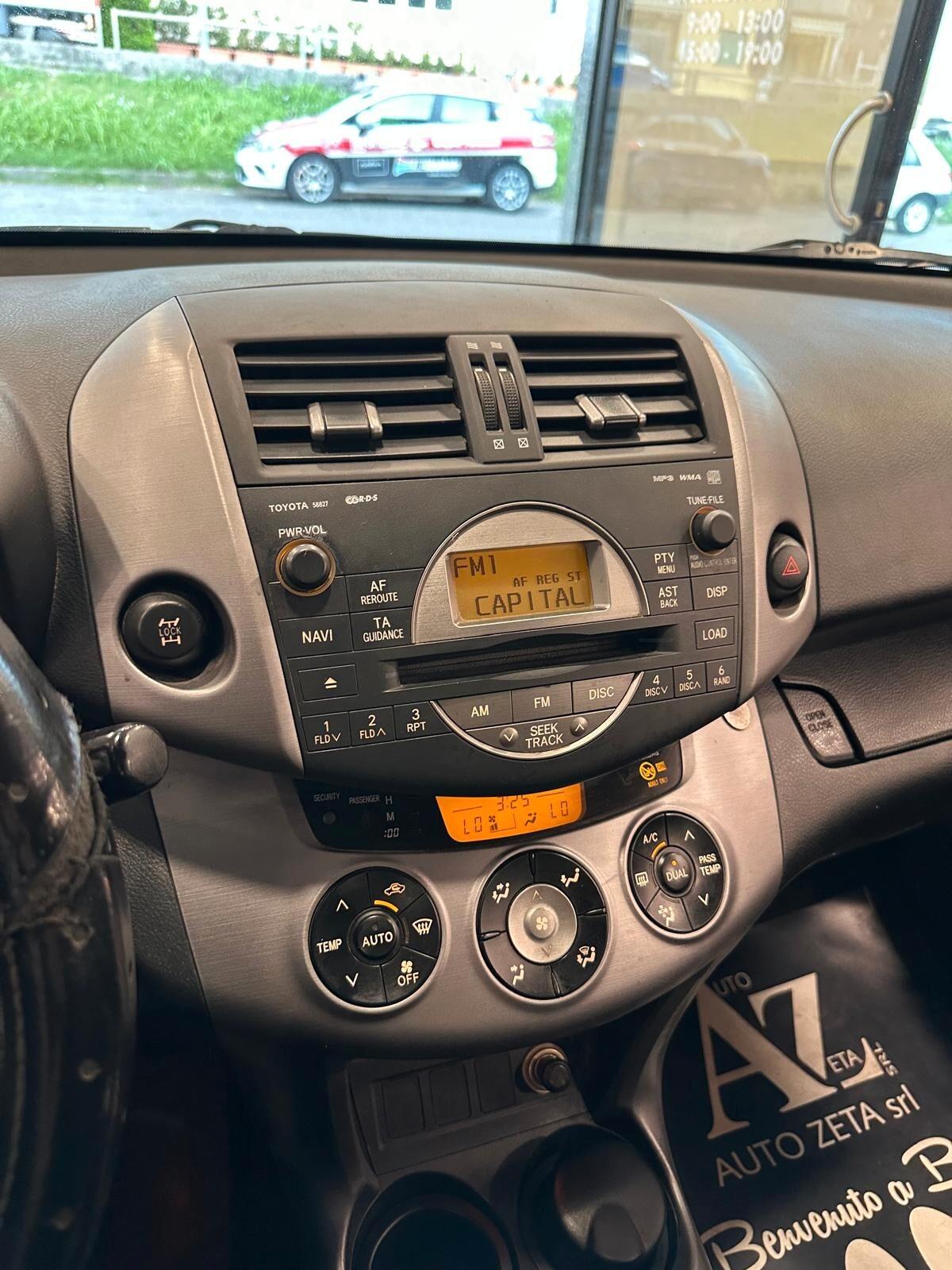 Toyota RAV4 2.2 D-4D 136 CV Luxury