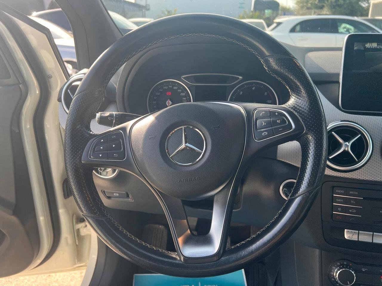 Mercedes-Benz classe B200 136cv Premium 2015