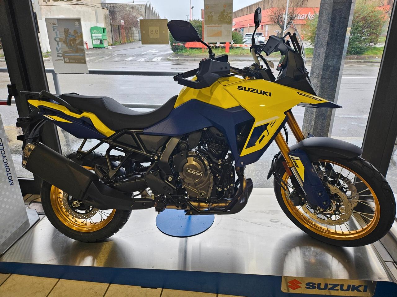 Suzuki V Strom DL 800 DL 800 DE RUOTE A RAGGI