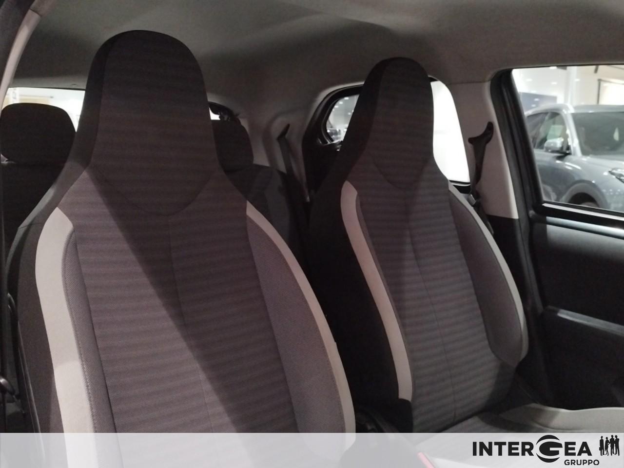 TOYOTA Aygo 5p 1.0 x-business 72cv