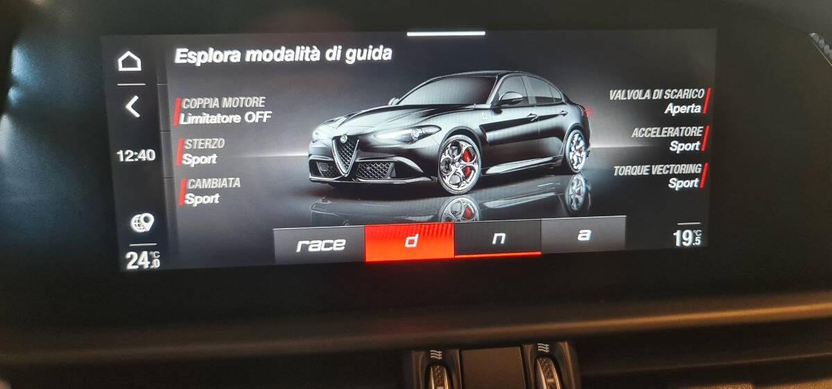 Alfa Romeo Giulia Giulia Quadrifoglio 510cv CCM-HARMAN-AKAPOVICK