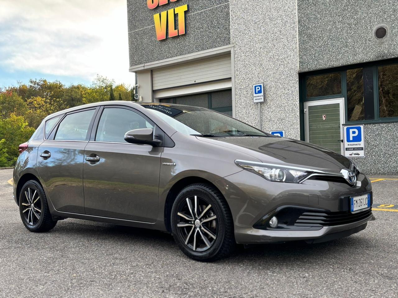 Toyota Auris 1.8 Hybrid Lounge