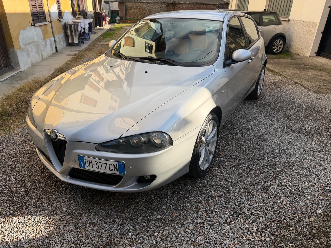 Alfa Romeo 147 1.9 JTD M-JET 16V 5 porte Black Line