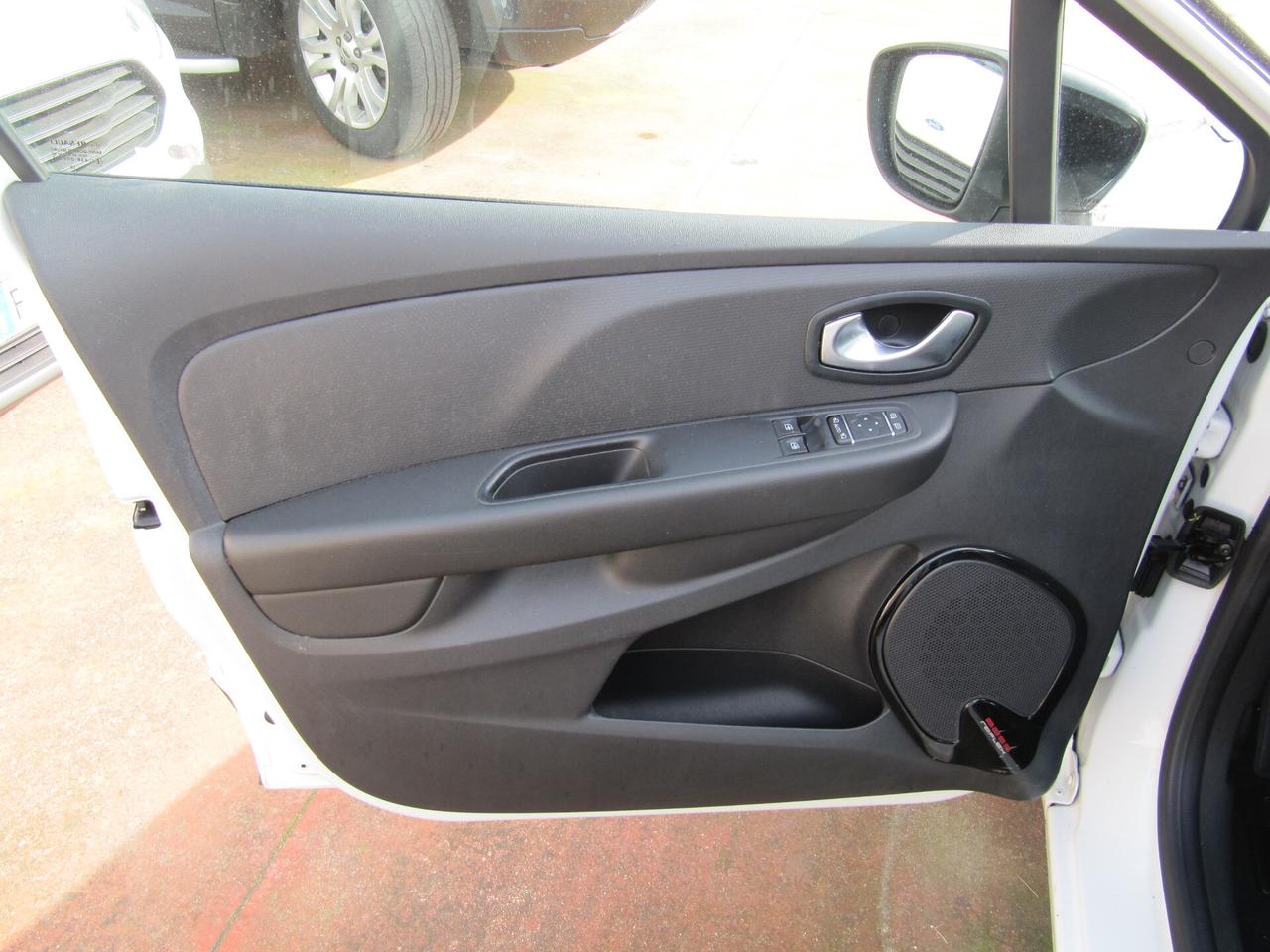 Renault Clio dCi 8V 75 CV 5 porte Duel2