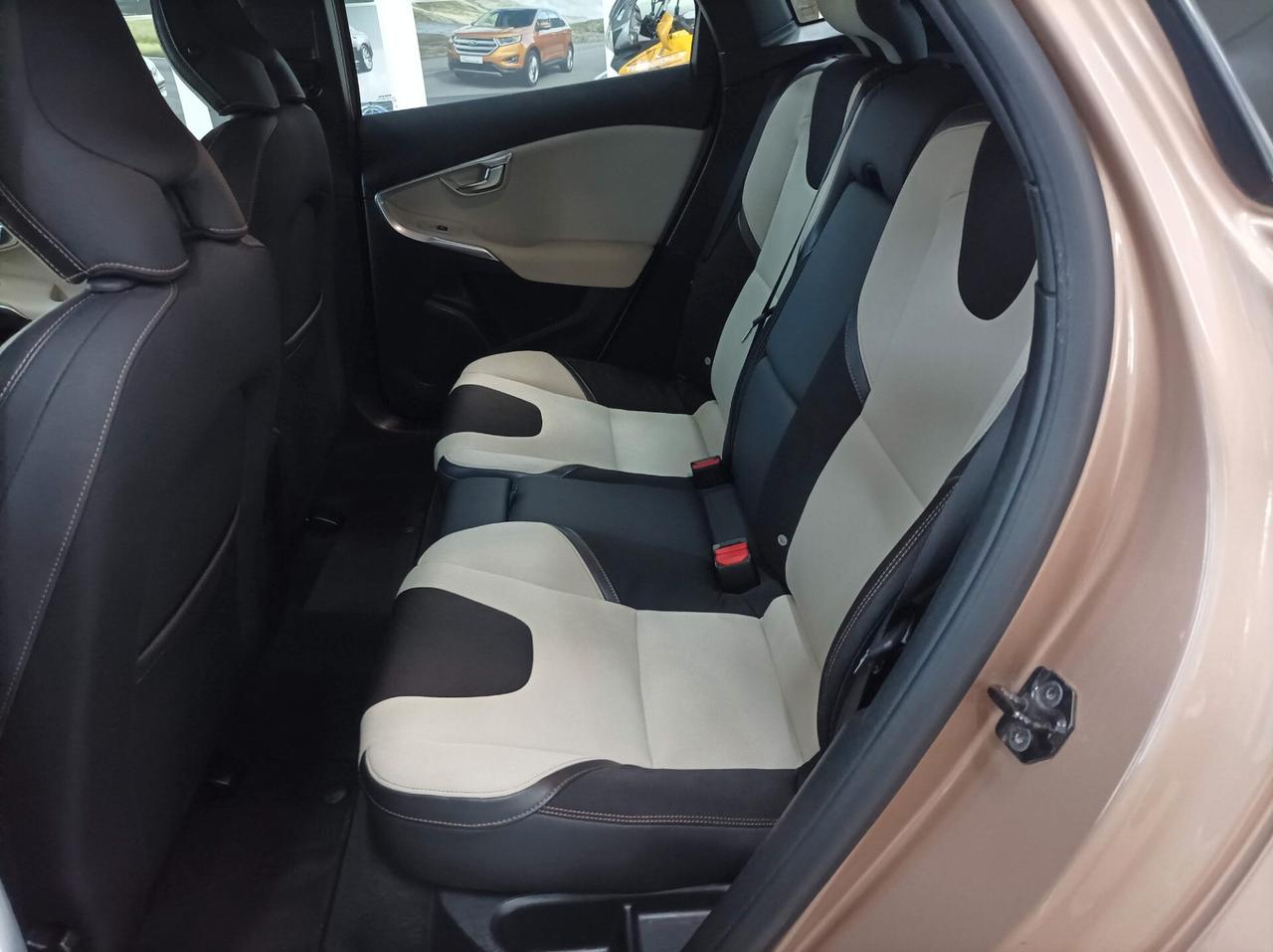 Volvo V40 Cross Country D3 CV 150 Geartronic Momentum 05/2013