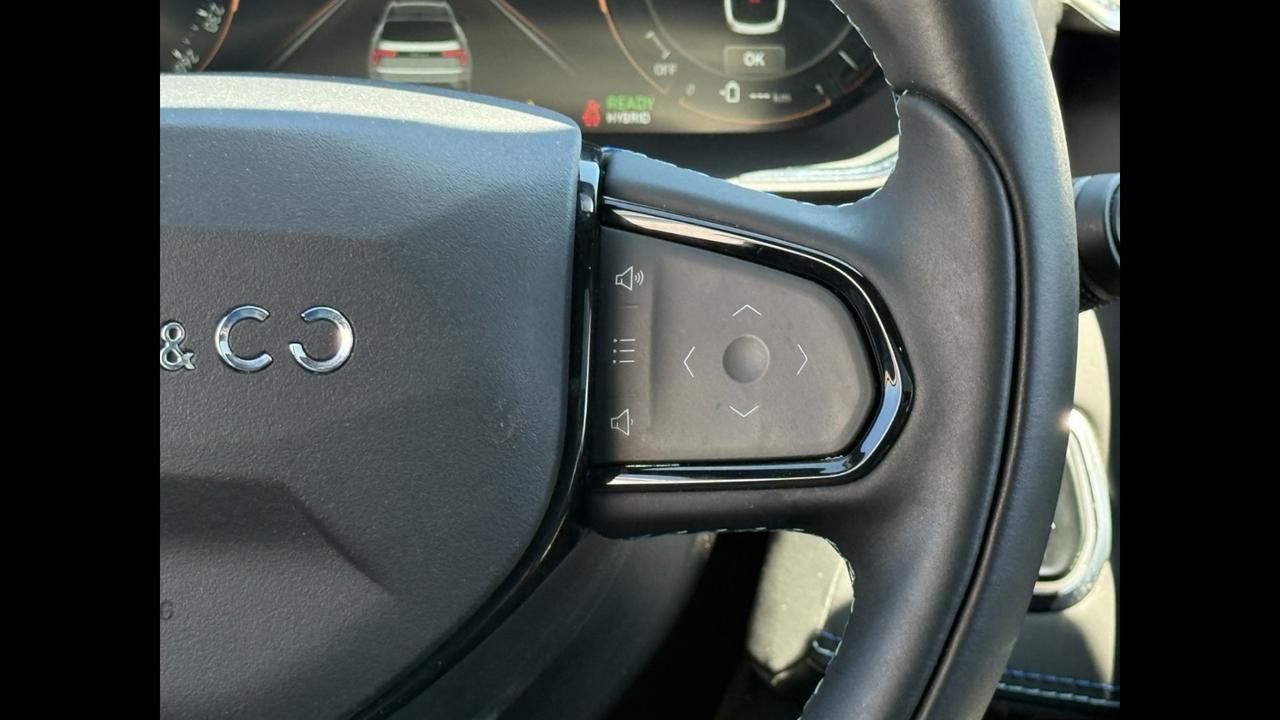 Lynk & Co 01 - 01 1.5 td phev auto