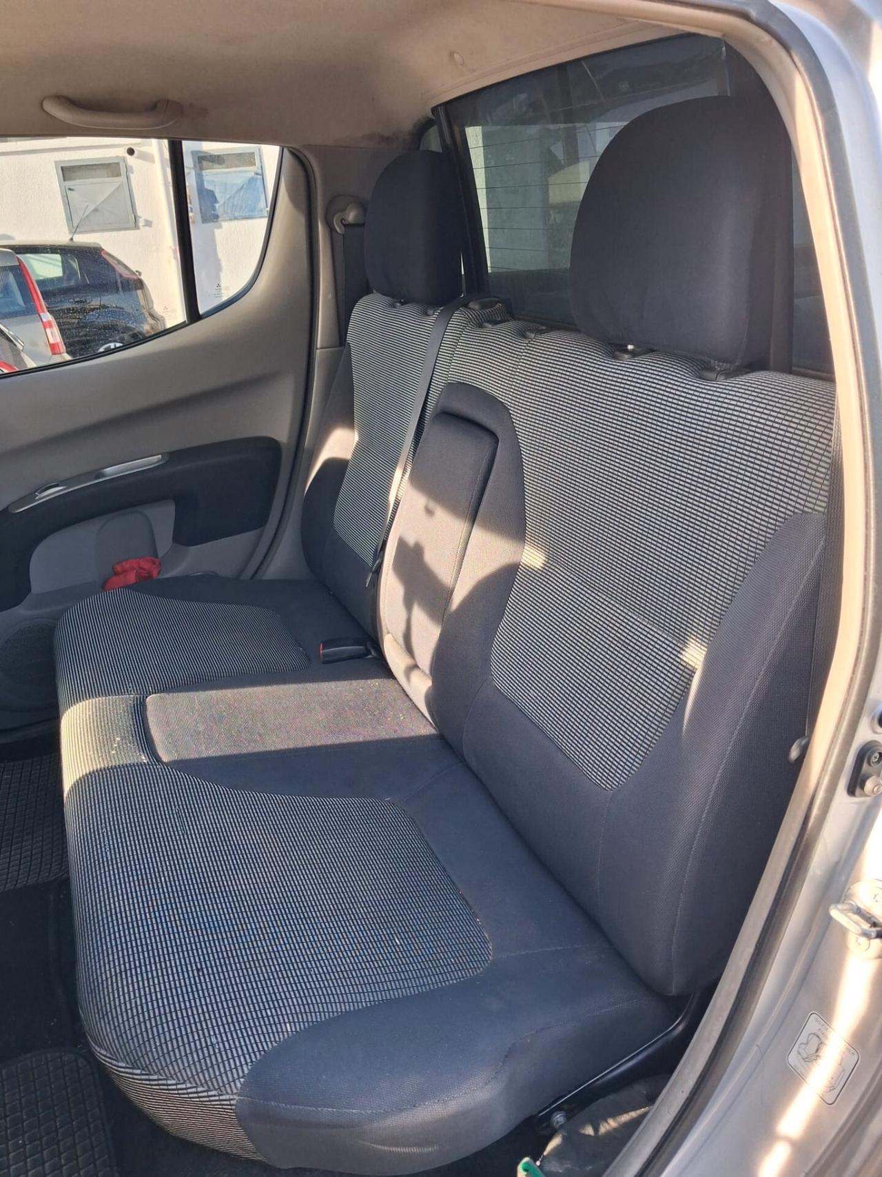 Mitsubishi L200 2.5 DI-D/136CV DC Invite Plus