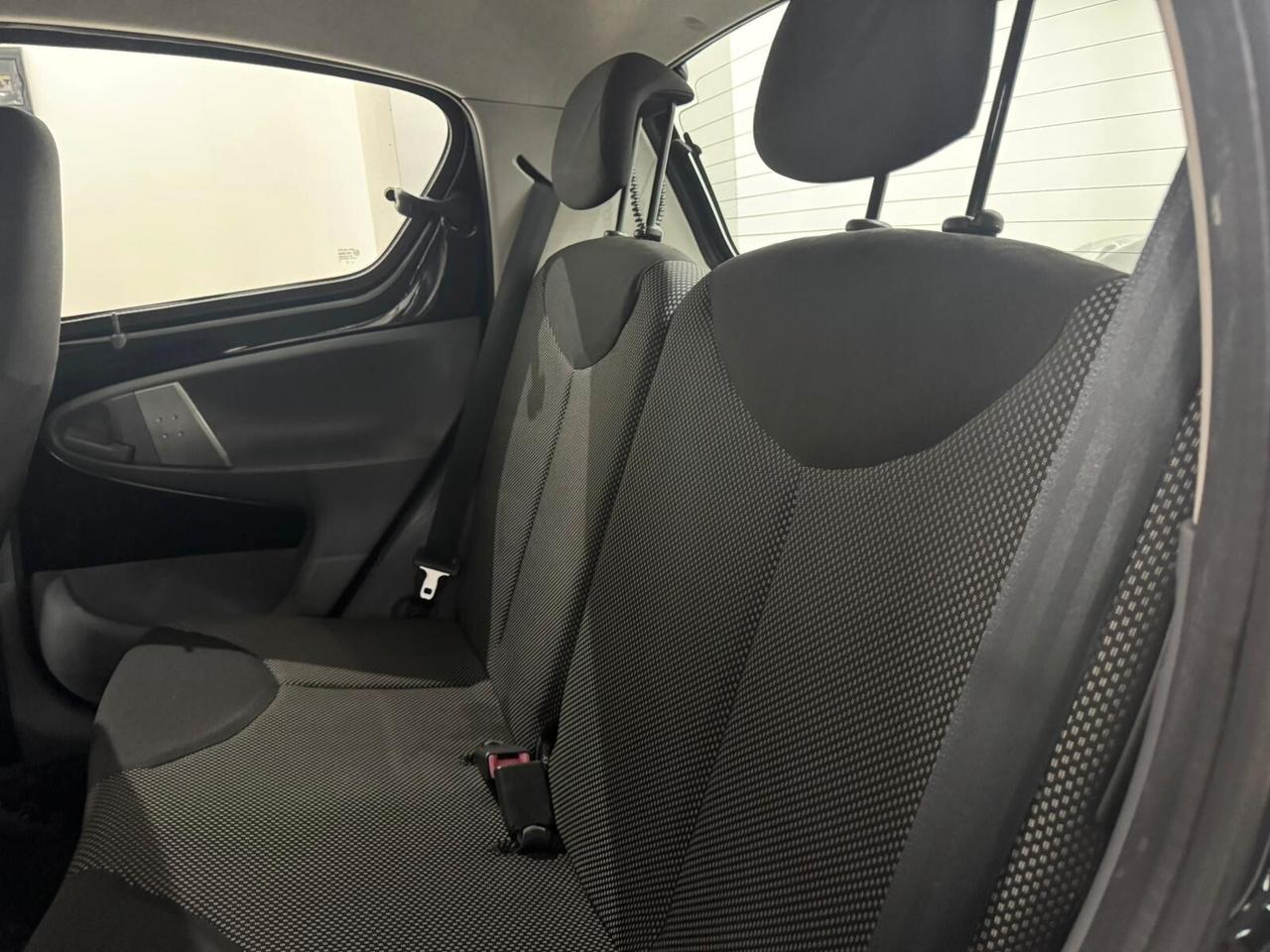 Toyota Aygo 1.0 12V VVT-i 5 porte Now Connect