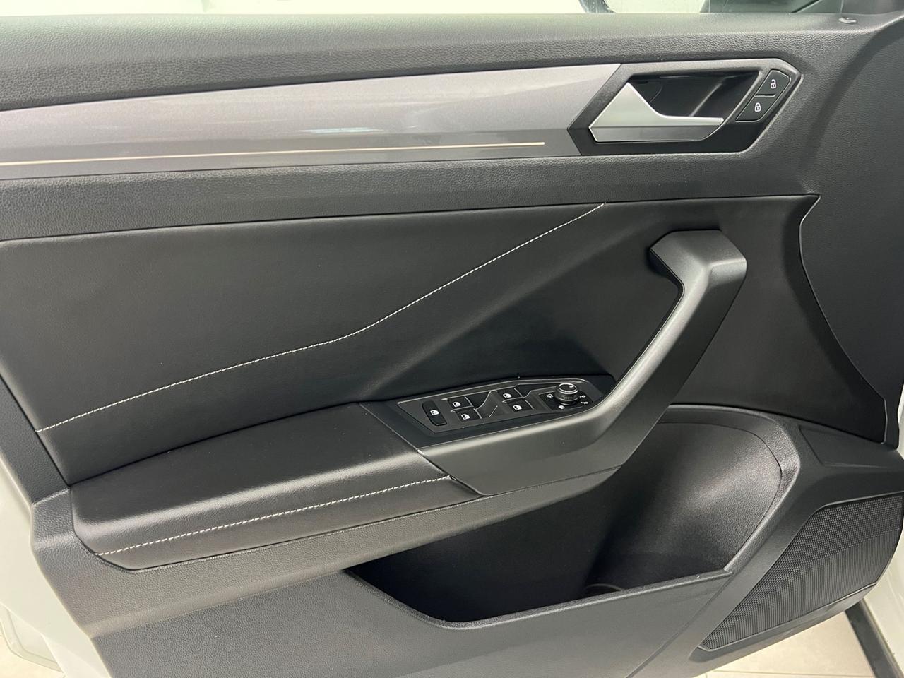 VOLKSWAGEN T-Roc 2022 T-Roc 1.0 tsi Style 110cv