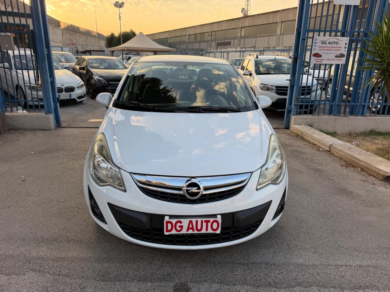 Opel Corsa 1.2 benzina 85 cv 2012