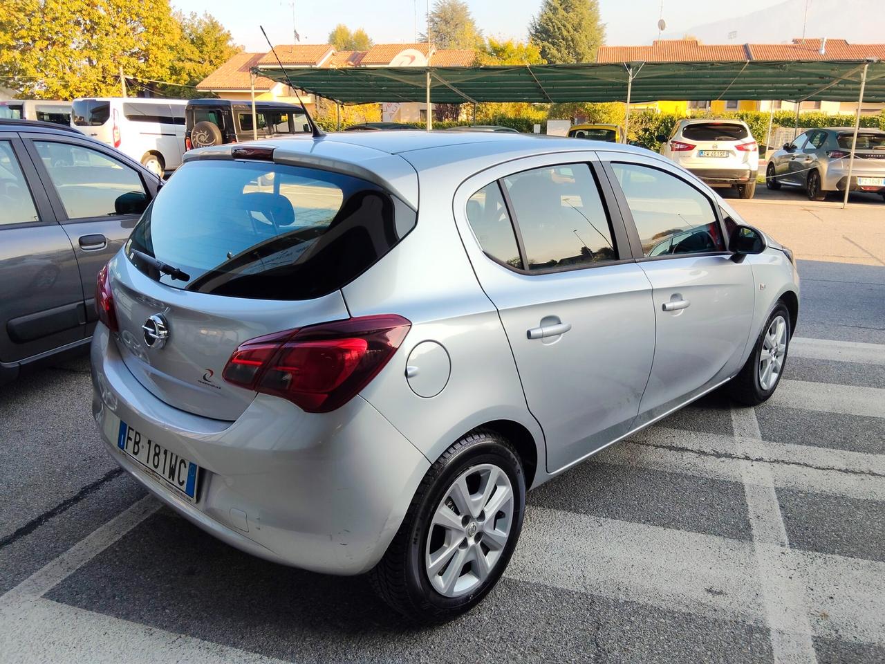 Opel Corsa 1.4 90CV cambio automatico 5 porte 40.000km