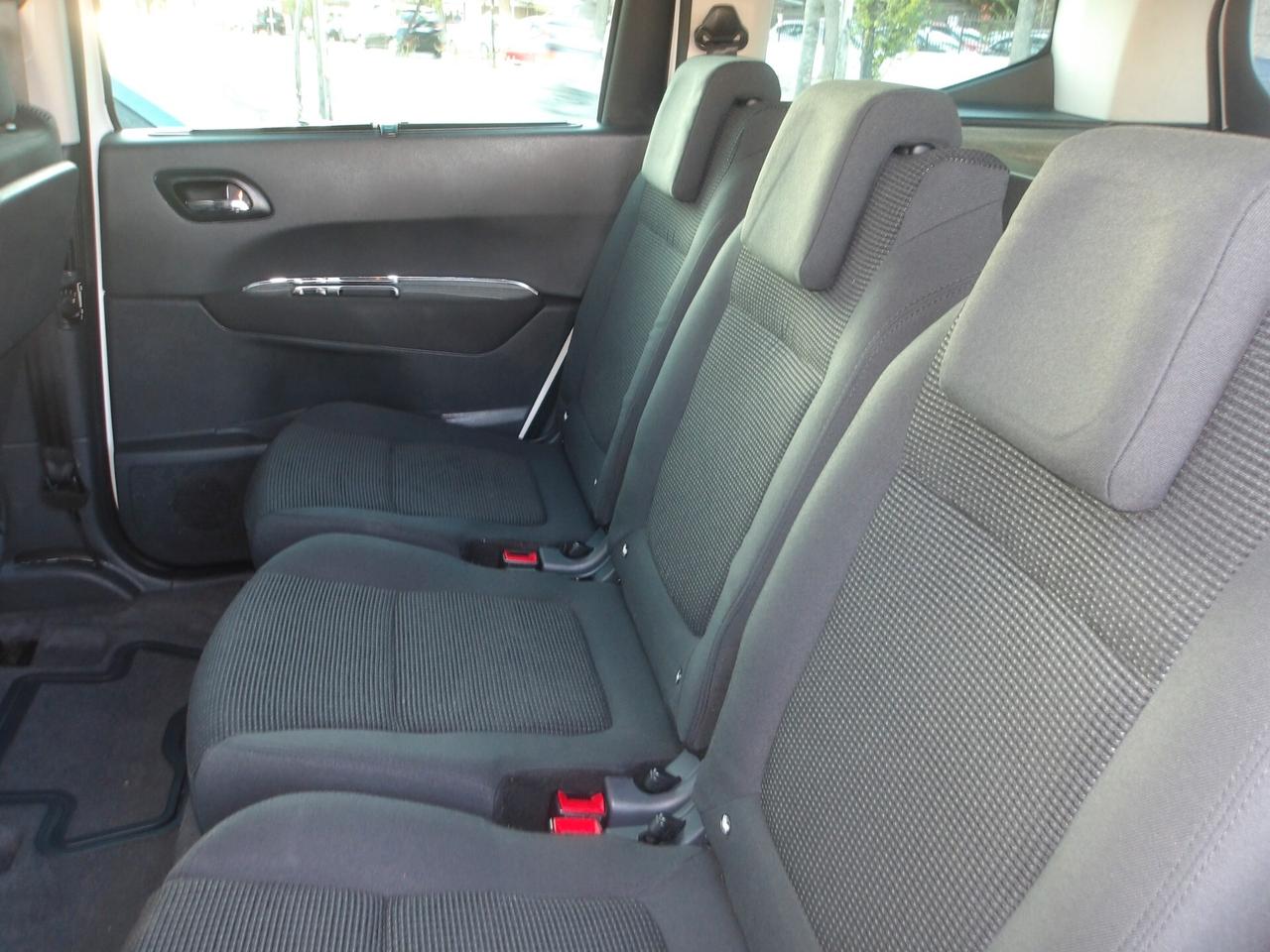 PEUGEOT 5008 1.6 DIESEL-GARANZIA FULL