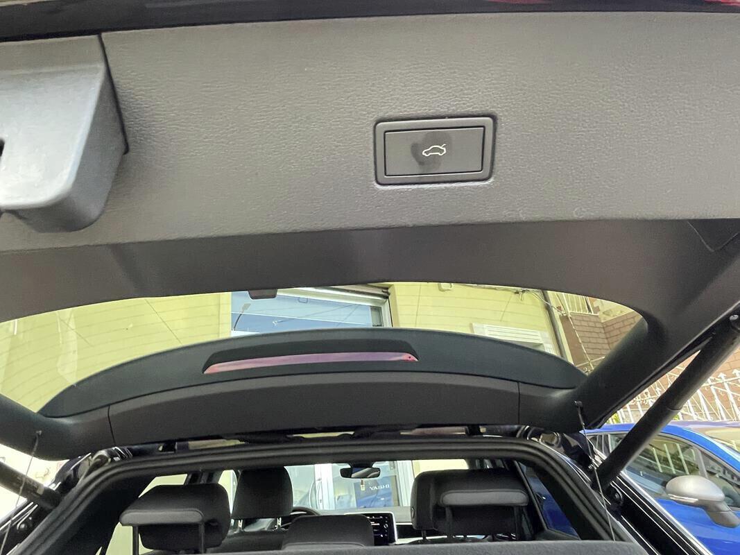 Volkswagen T-Roc 2.0 TDI SCR 150 CV DSG R-Line "Fari IQ.LIGHT LED Matrix-Cerchi in lega "Misano" 8 J x 19"