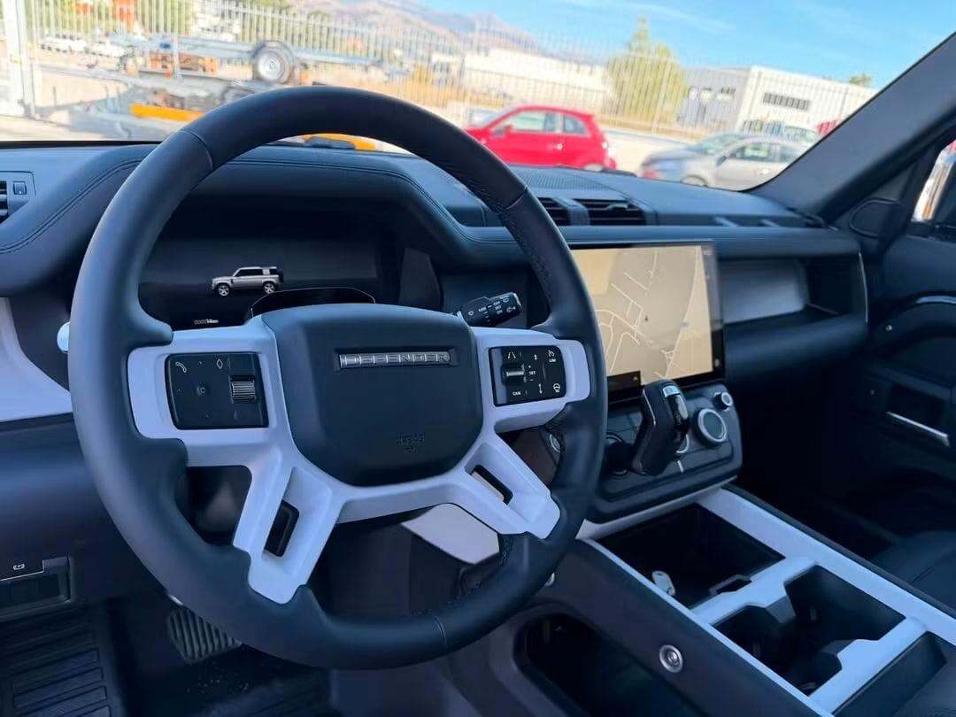 Land Rover Defender 90 3.0D I6 200 CV AWD Auto X-Dynamic SE
