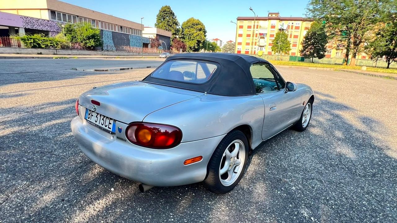 Mazda MX-5 1.6i 16V cat