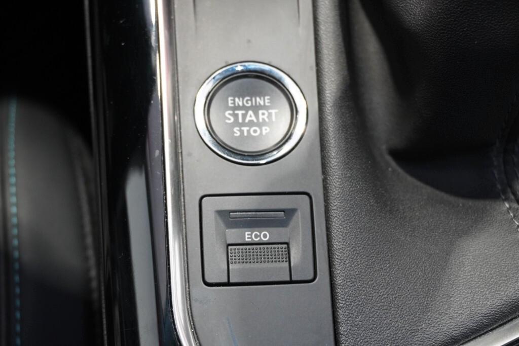 PEUGEOT 3008 1.5 BLUEHDI 130CV 6M. SeS ALLURE ( FARI LED - I-COCKPIT - CRUISE - NAVI - MIRROR - PDC - TELECAMERA POST. - CERCHI 18 )