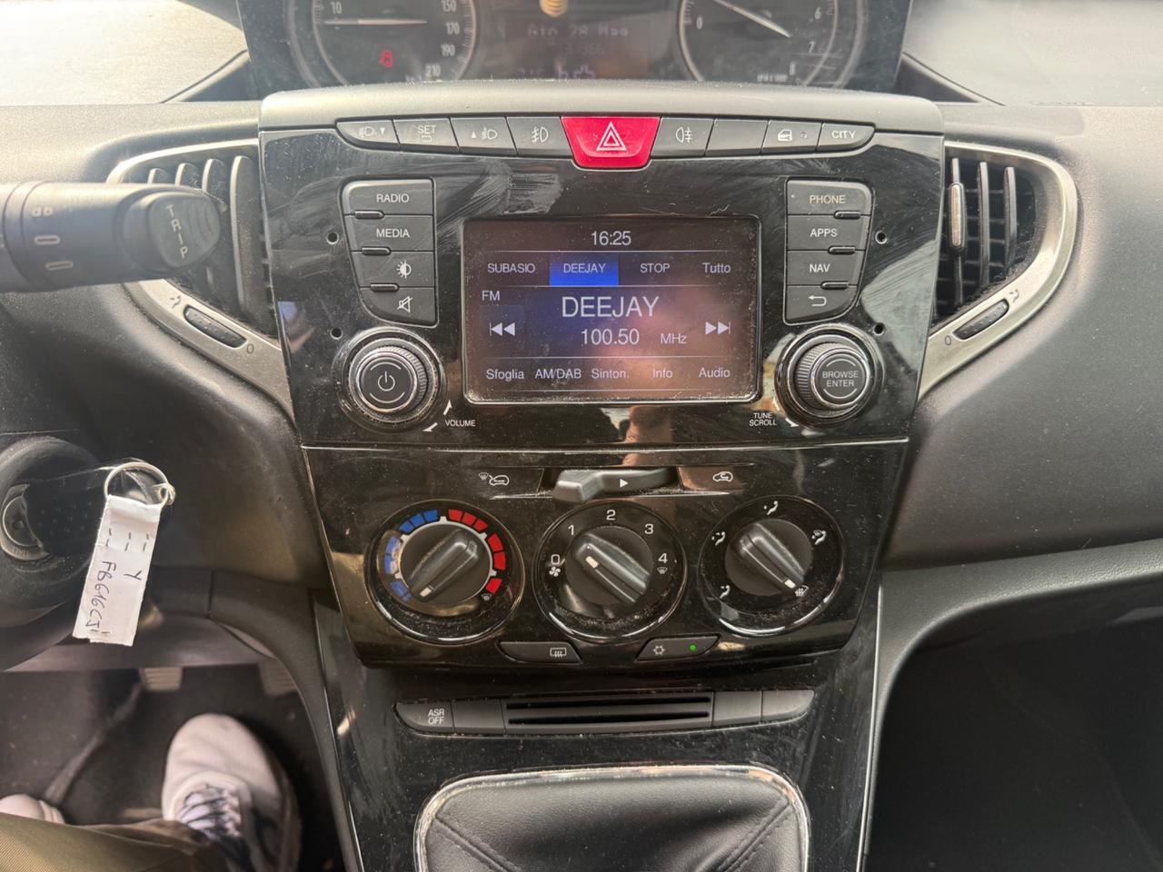Lancia Ypsilon 1.2 69 CV 5 porte Platinum