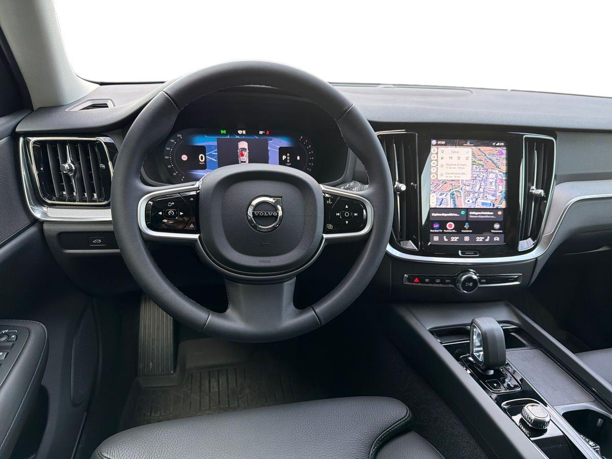 VOLVO V60 2.0 b4 Plus Dark auto