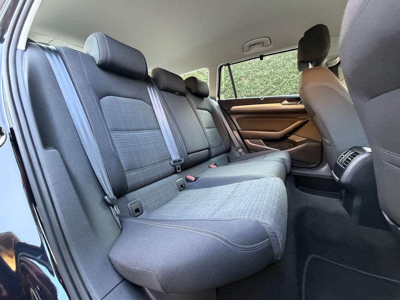 Volkswagen Passat 2.0 TDI Business #50324