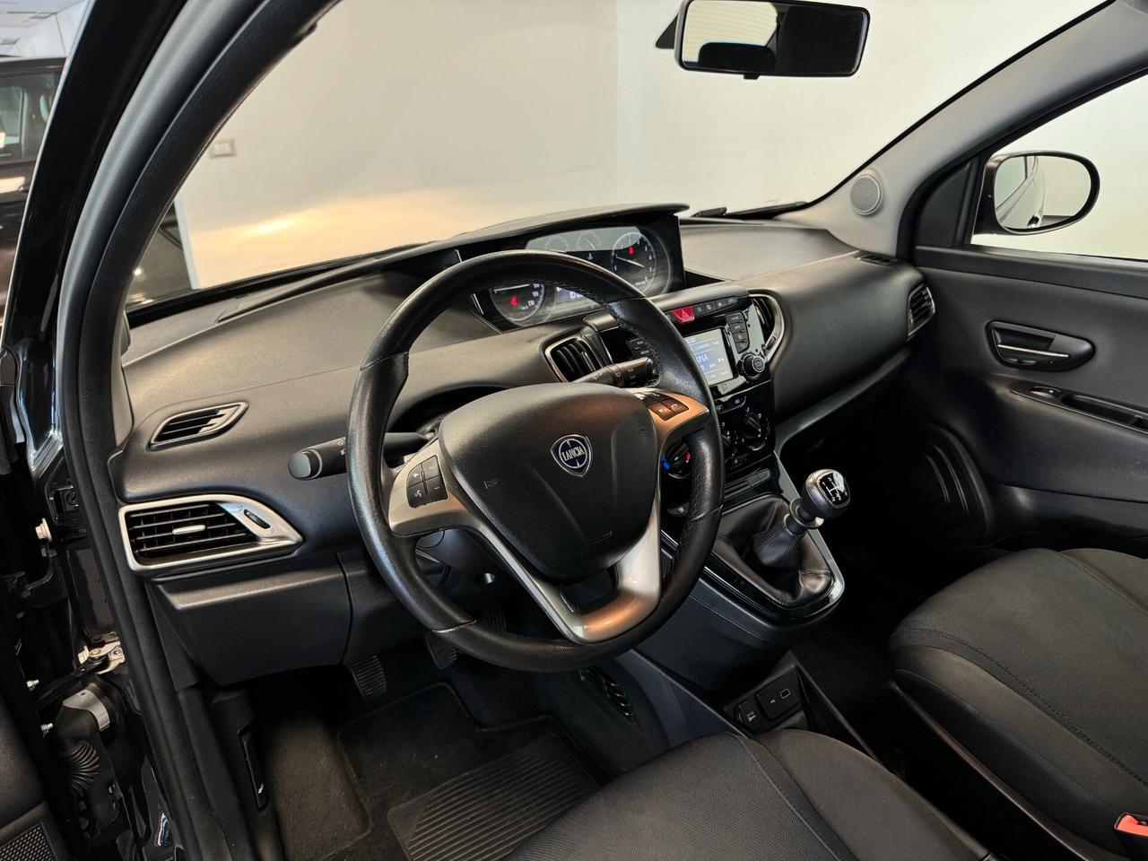 Lancia Ypsilon 1.2 69 CV 5 porte S&S Gold NEOPATENTATI