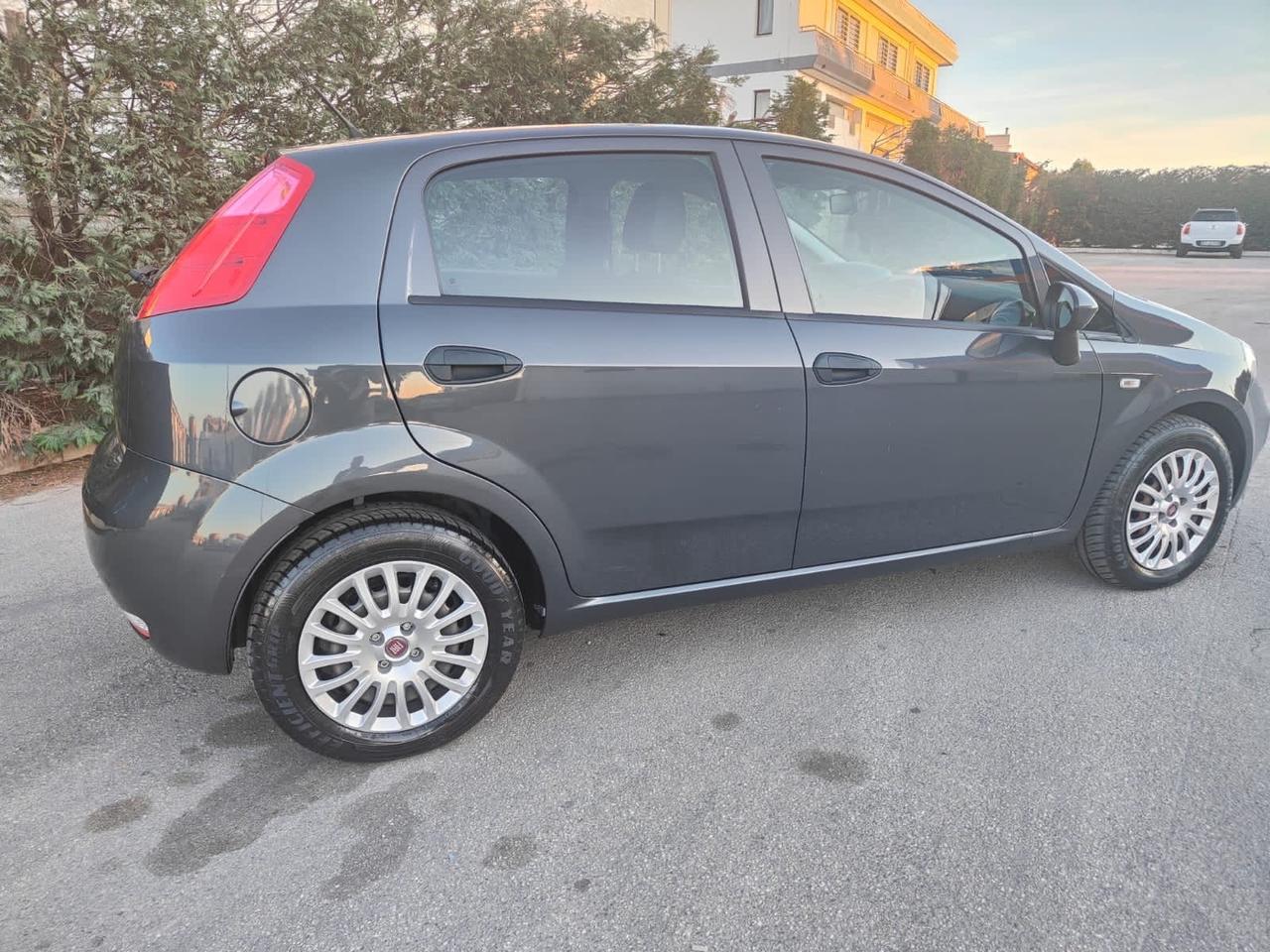 Fiat Punto 1.3 MJT II S&S 95 CV 5 porte Street