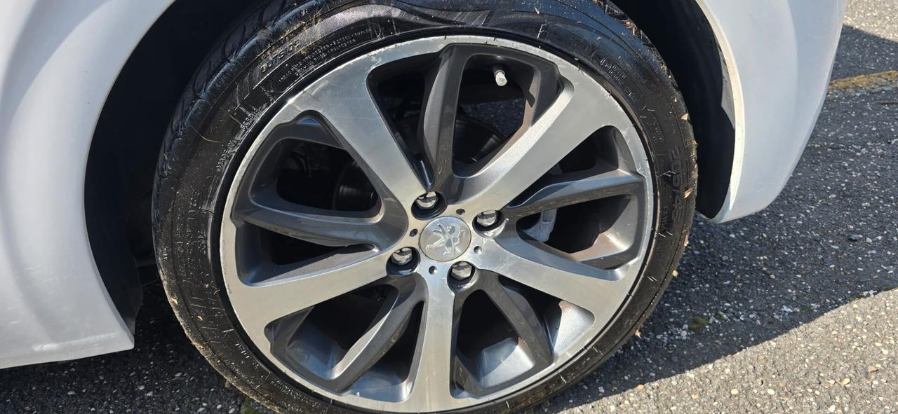 Peugeot 208 1.6 THP 155 CV garanzia permute