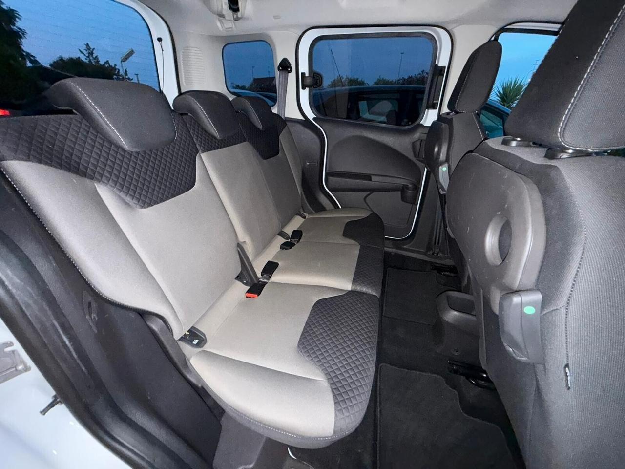 Ford Tourneo Courier 2020 1.5 tdci 100cv S&S Sport my20