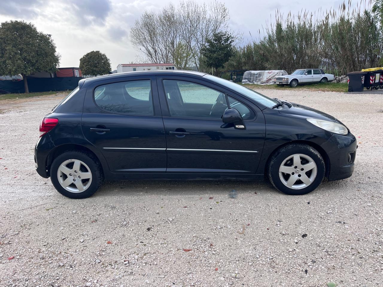 Peugeot 207 1.4 HDi 70CV 3p. Active