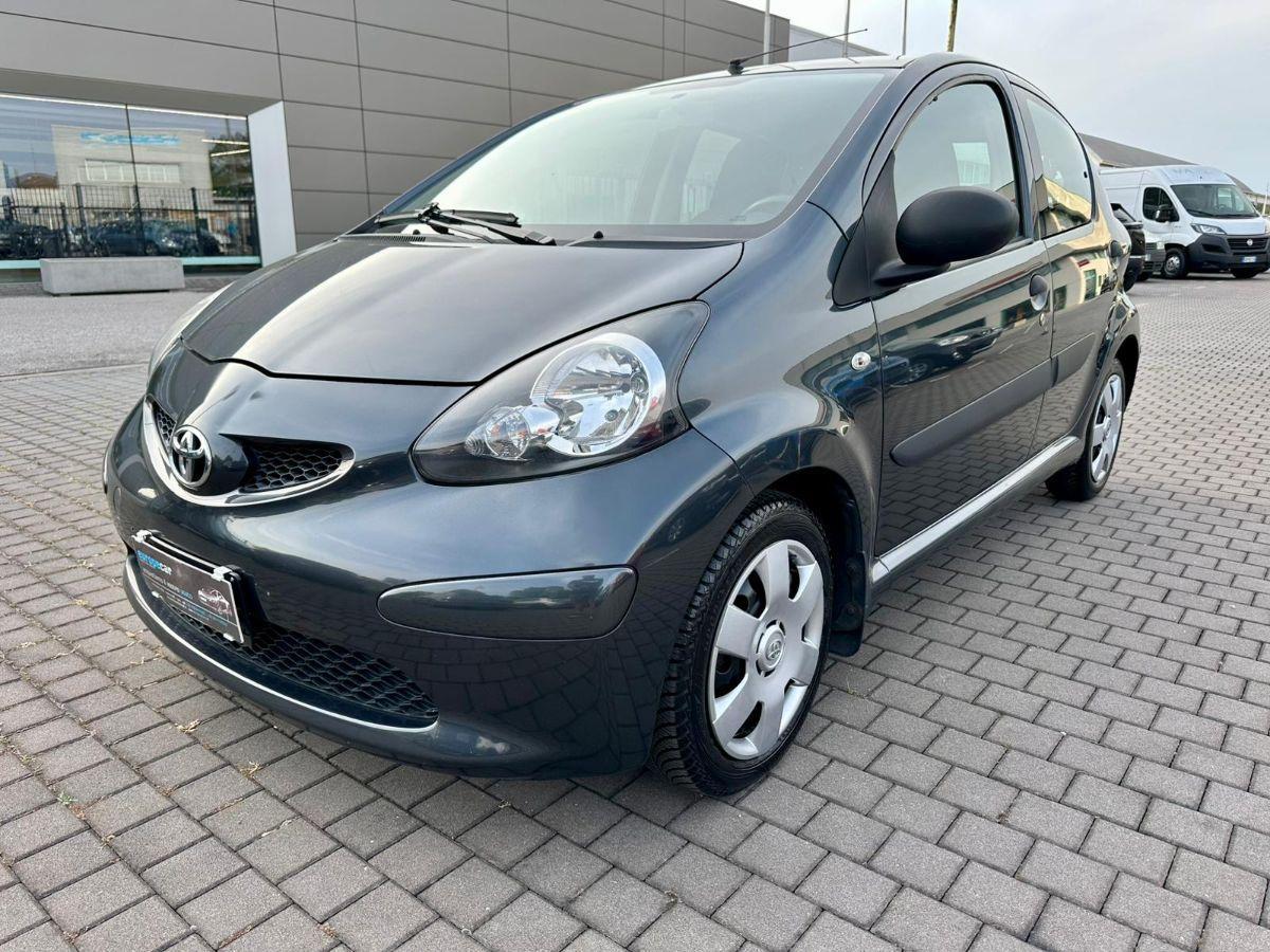 TOYOTA - Aygo - 12V VVT-i 5 porte Now