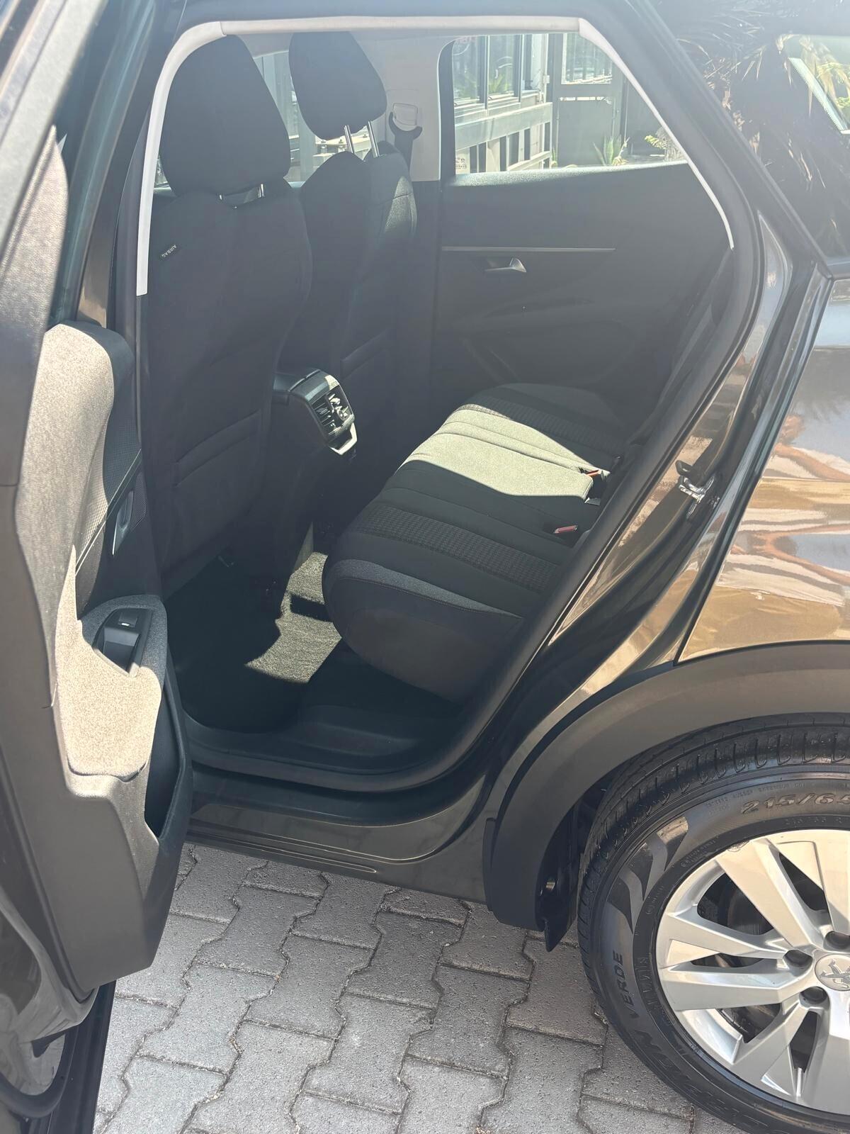 Peugeot 3008 BlueHDi 130 S&S Business