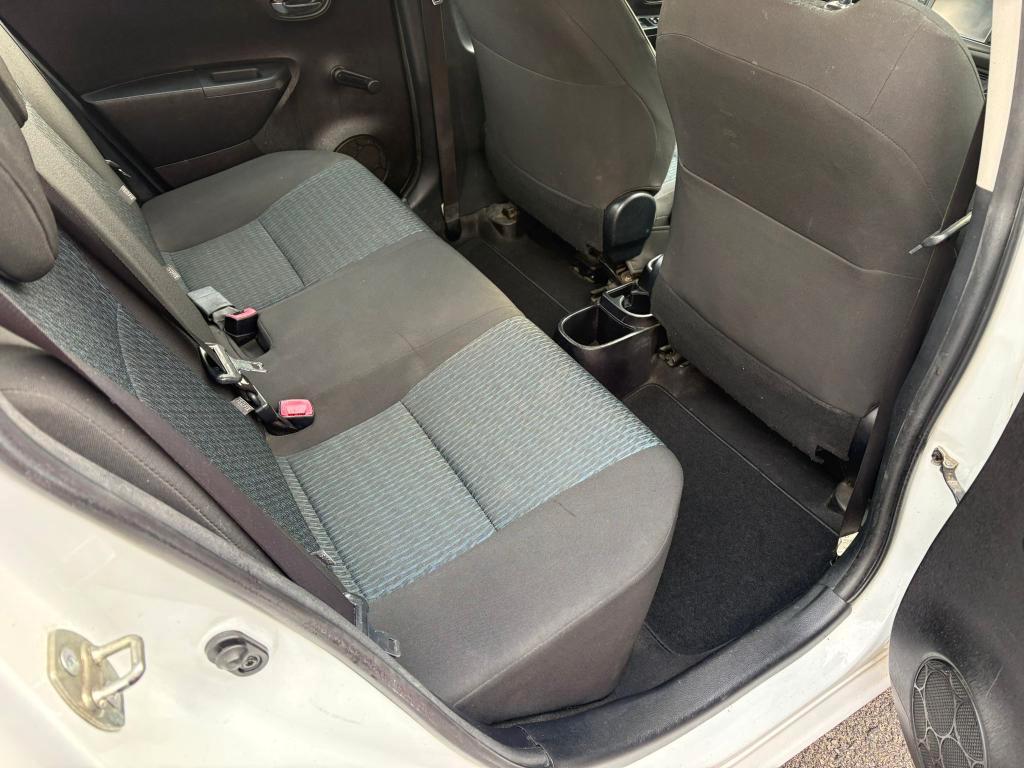 Toyota Yaris 5 Porte 1.0 BENZ 69 CV Lounge ADATTA NEOPATENTATI