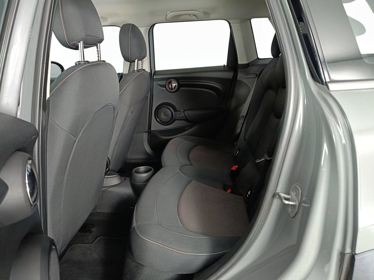 MINI Mini IV F55-F56 2014 - Mini 1.5 Cooper D Business 5p auto