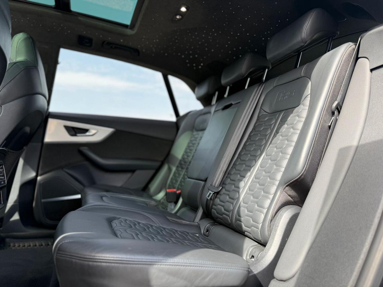 Audi Q8 RS TFSI V8 quattro tiptronic