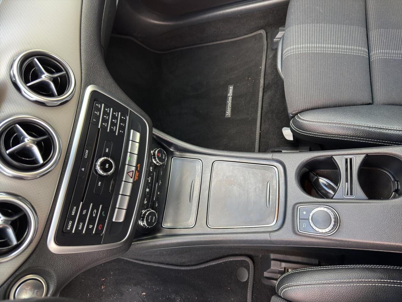 Mercedes-benz GLA 180 d 1.5 109cv Sport automatica 2017