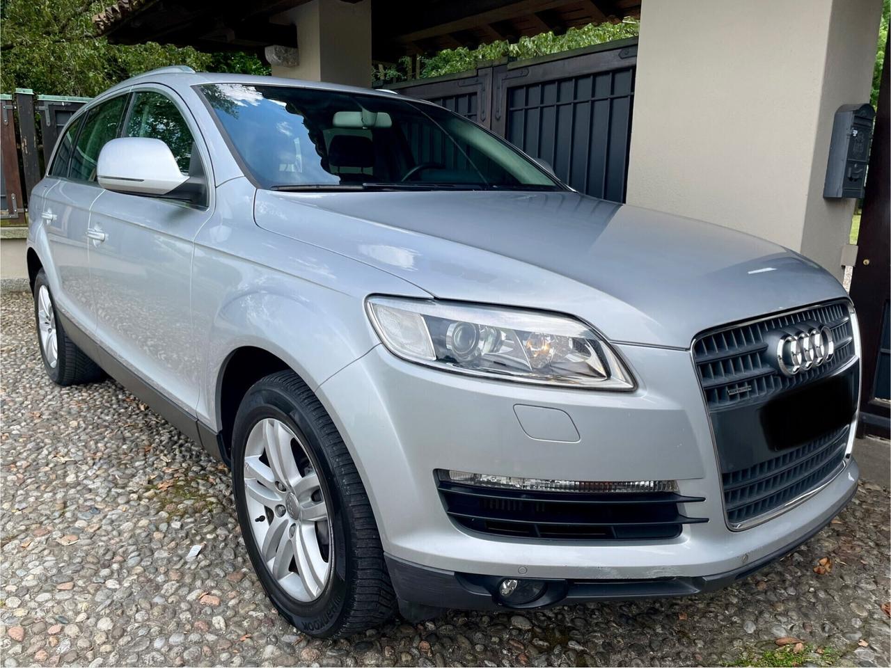 Audi Q7 3.0 V6 TDI 233CV quattro tiptronic *SOLO 122000 KM*