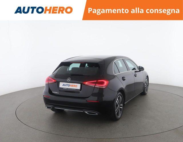 MERCEDES-BENZ A 200 d Automatic Business