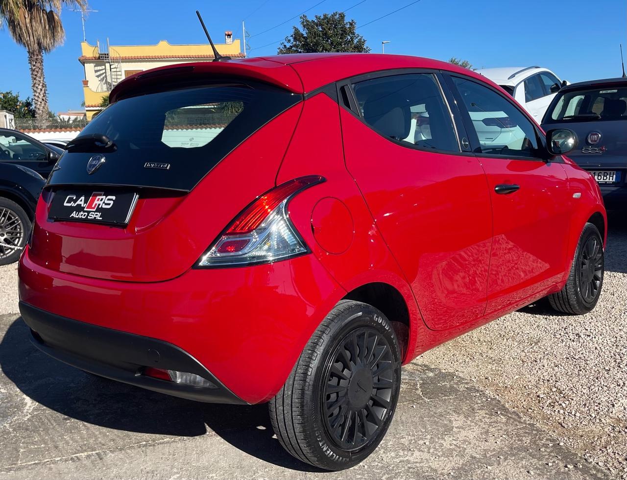 Lancia Ypsilon Ecochic Hybrid 1.0 FireFly 70cv