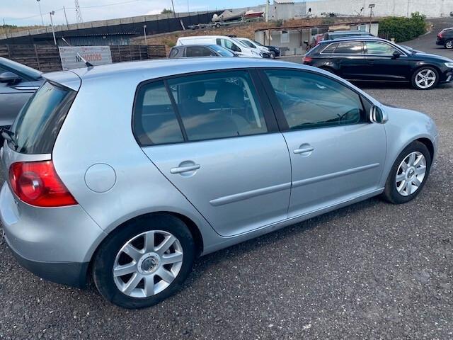 Volkswagen Golf 1.9 TDI 5p. Sportline